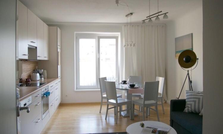 וינה Spacious 2Rooms In The Center מראה חיצוני תמונה