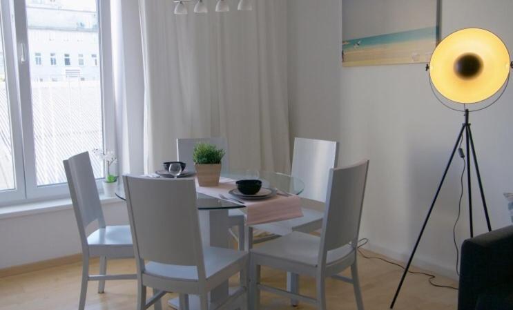 וינה Spacious 2Rooms In The Center מראה חיצוני תמונה
